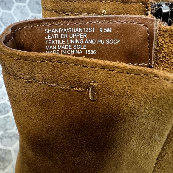 Steve Madden Suede Blocked Heel Bootie 9.5 - Picture 4 of 8